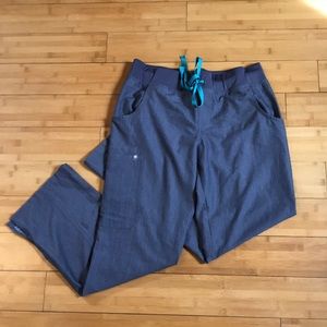 Figs Kade Cargo scrub pants, Small petite